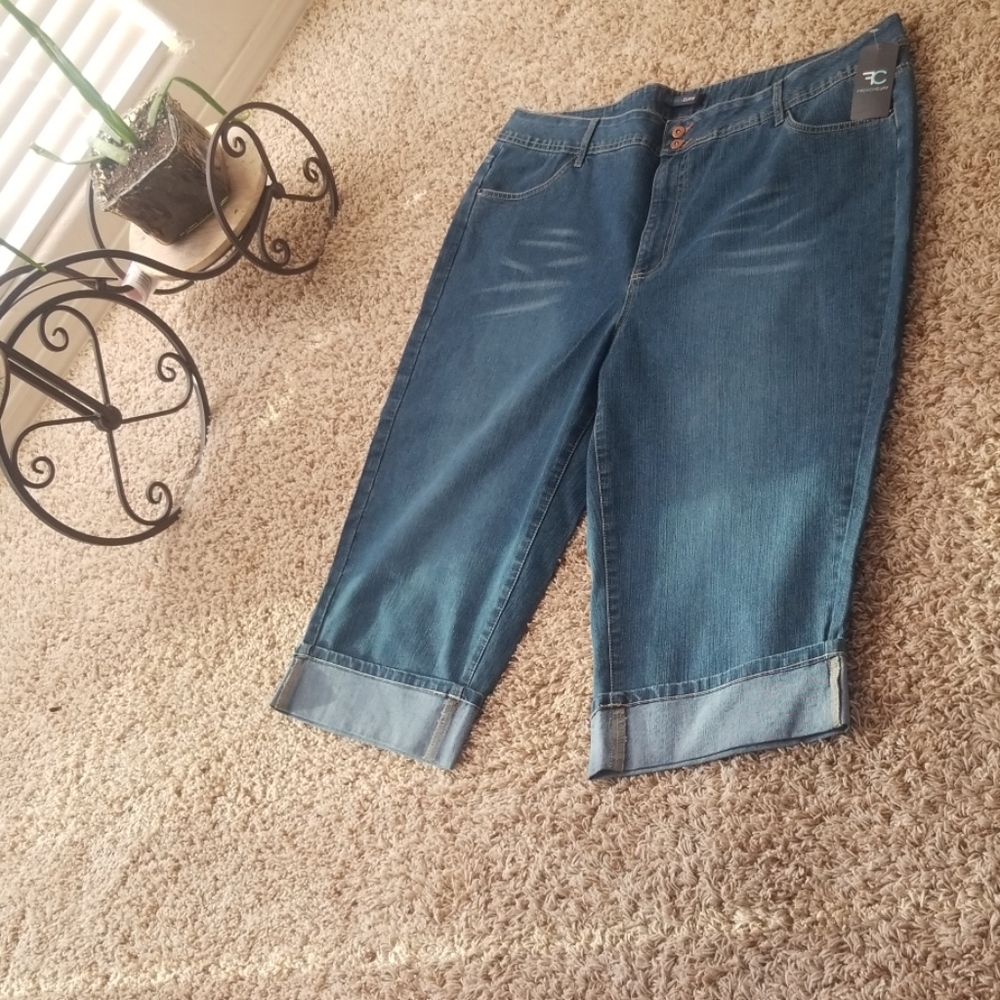 French Cuff Capris